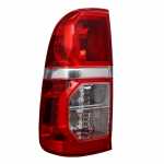Lanterna traseira bicolor lado esquerdo Toyta Hilux 2011-2015